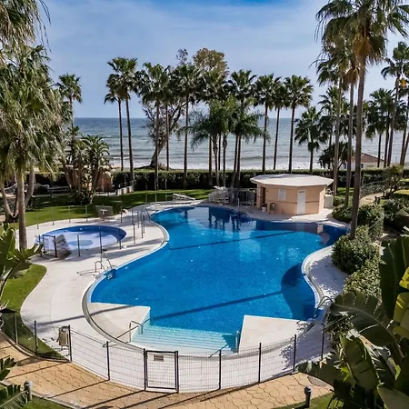 Luxury Urban Oasis With Sea View Apartman