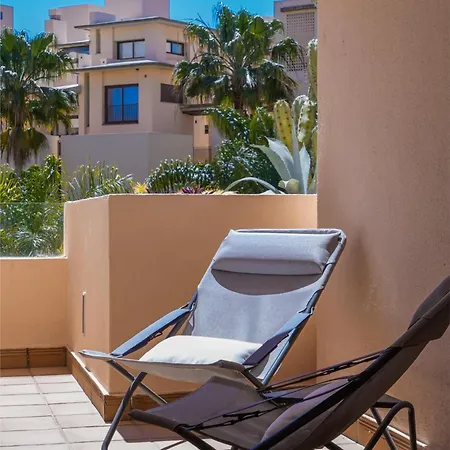 Luxury Urban Oasis With Sea View Apartman *