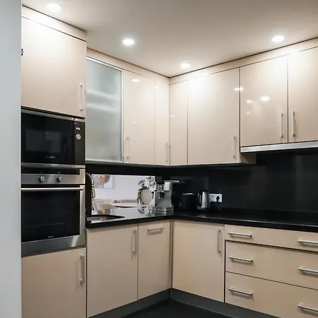 Luxury Urban Oasis With Sea View Apartman *